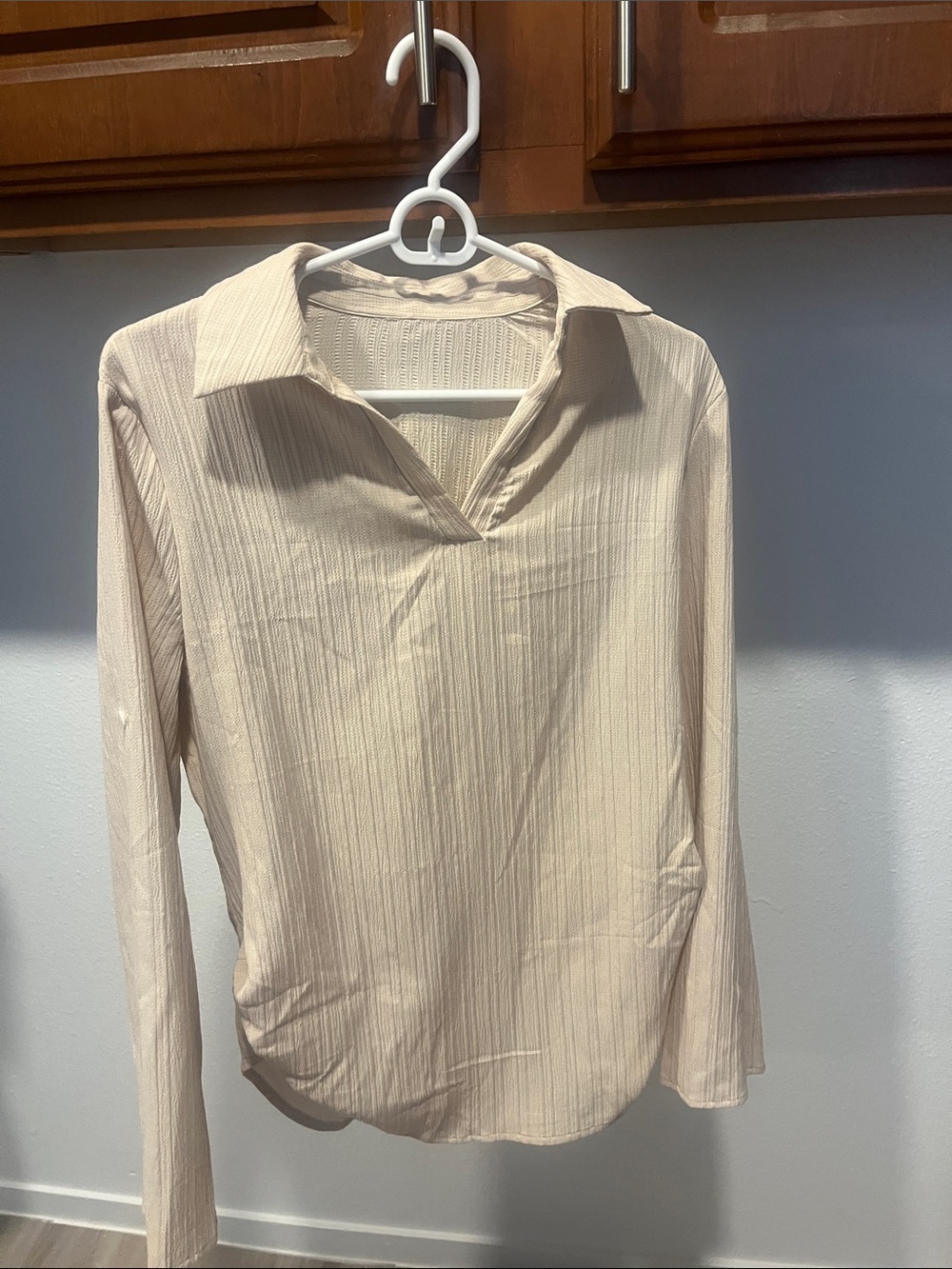 Women's Cream Long-Sleeve V-Neck Collared Top